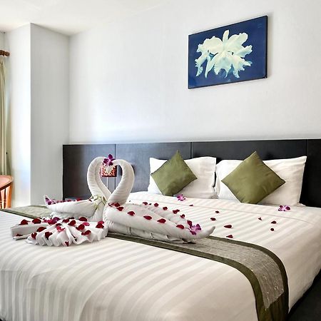 Apk Resort Patong Extérieur photo