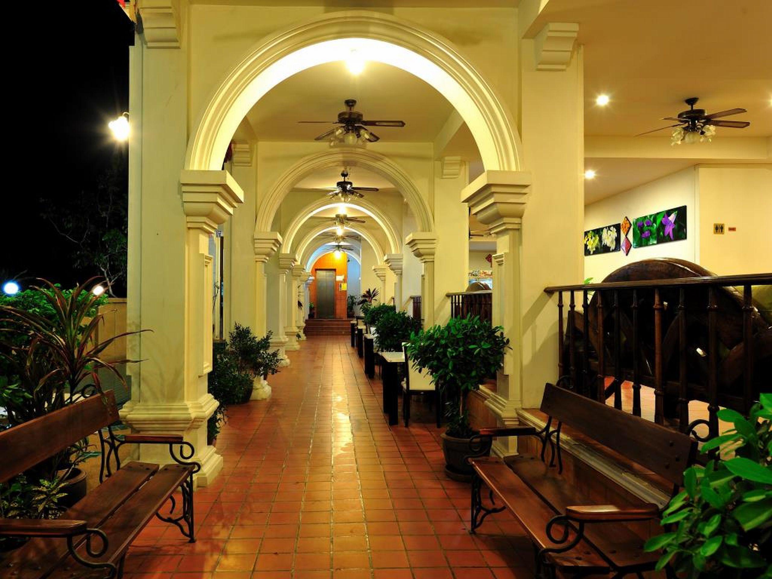 Apk Resort Patong Extérieur photo