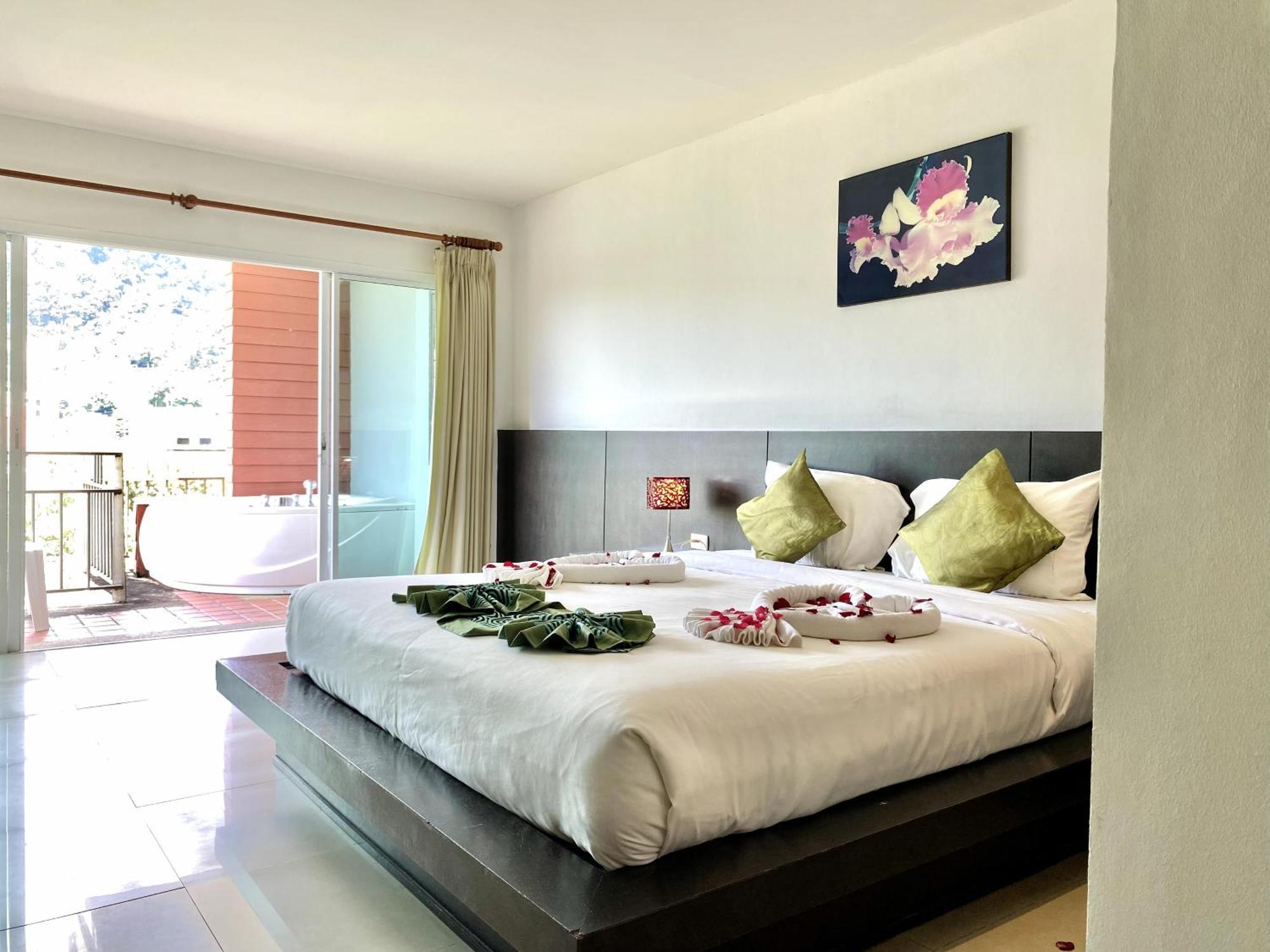 Apk Resort Patong Extérieur photo